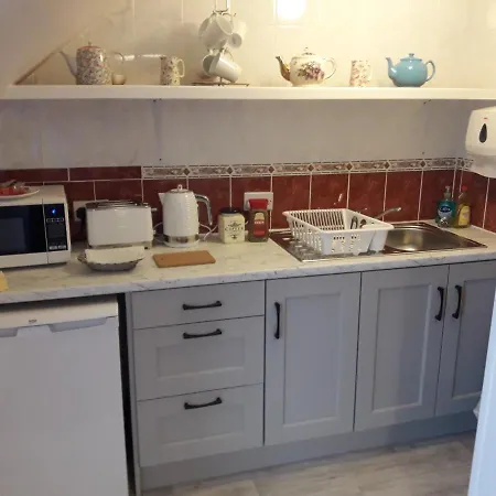 Bed & Breakfast Cedar Self Catering H91 Cf9d *